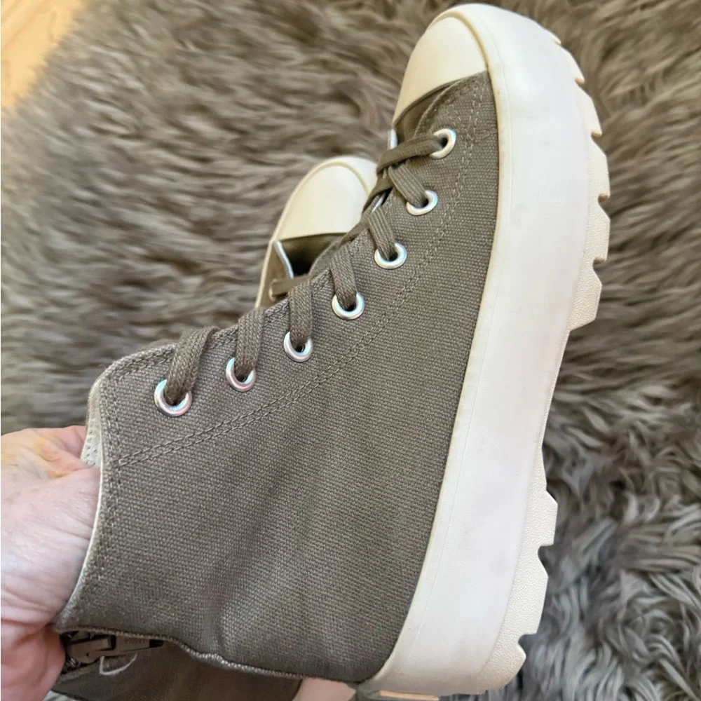 Sincerely Jules Hi-Top Slight Platform Sneakers; Side Zippers; EXC cond; Sz 7.5
